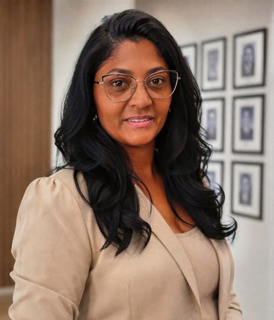 Retrato institucional de Valéria de Oliveira, fundadora e presidente do Instituto AMEAS.